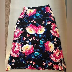 East 5th Elastic Waist Women’s Maxi Skirt Flat Front With Slit Size Large